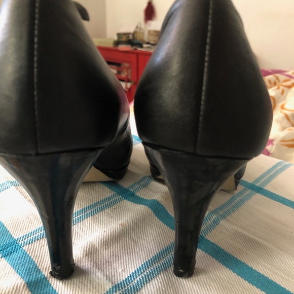 SOLD! Anne Klein black pumps -- size 7.5 - Picture 2 of 6